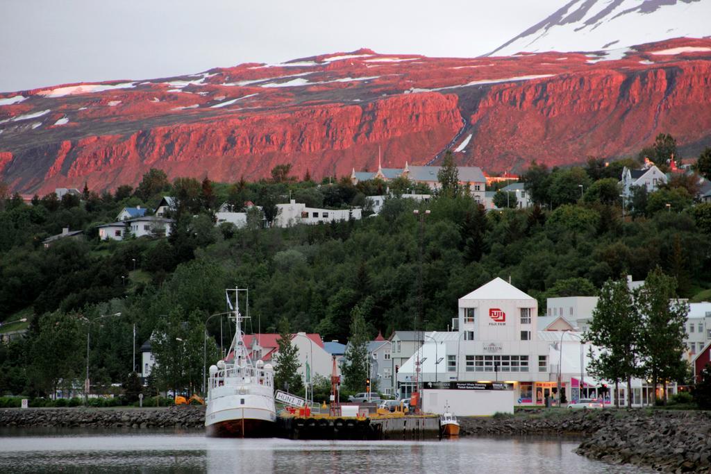 Acco Guesthouse Akureyri Bagian luar foto