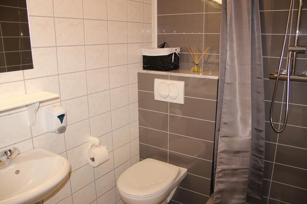 Acco Guesthouse Akureyri Bagian luar foto